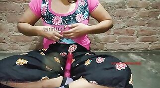 Insatiable beauty Desi masturbates by inserting a XXX vibrator into her pussy